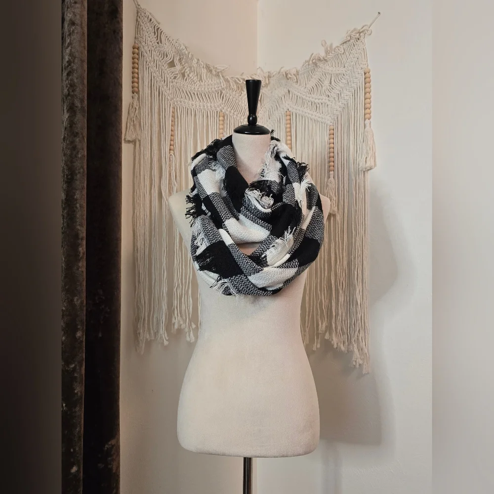 Scarf - Picture 4 of 5